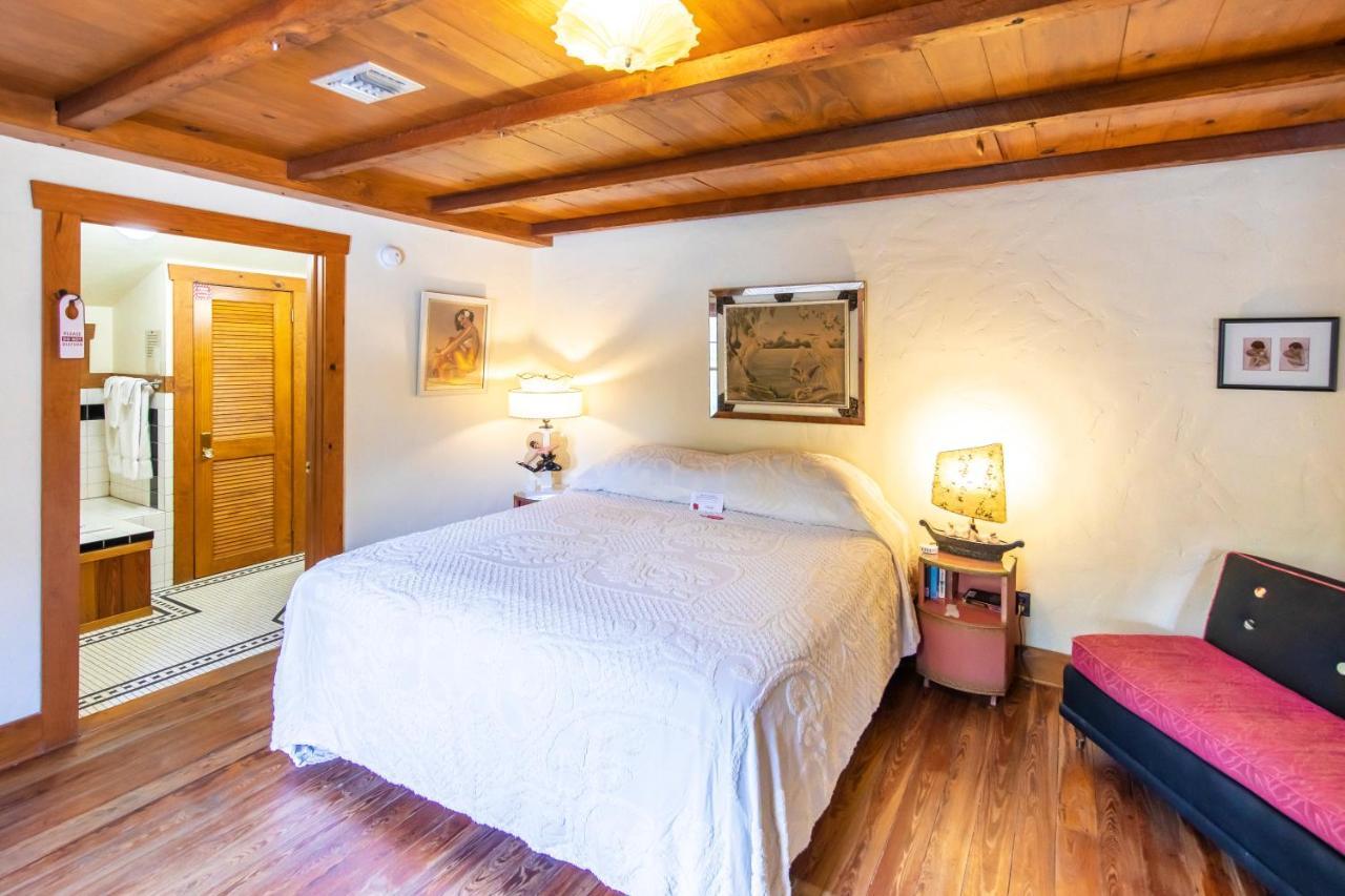 Hibiscus Coffee & Guesthouse Ґрейтон-Біч Екстер'єр фото