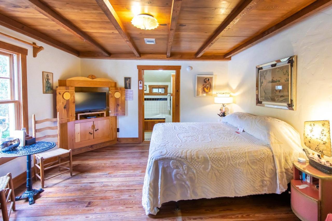 Hibiscus Coffee & Guesthouse Ґрейтон-Біч Екстер'єр фото