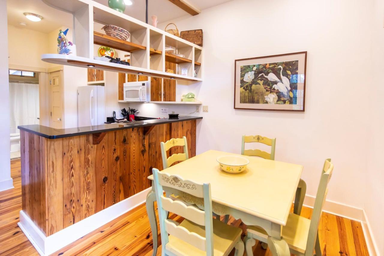Hibiscus Coffee & Guesthouse Ґрейтон-Біч Екстер'єр фото