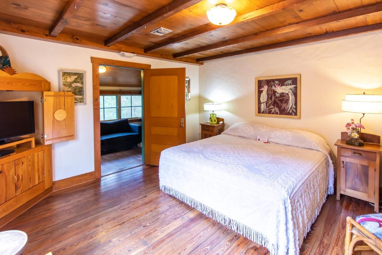 Hibiscus Coffee & Guesthouse Ґрейтон-Біч Екстер'єр фото
